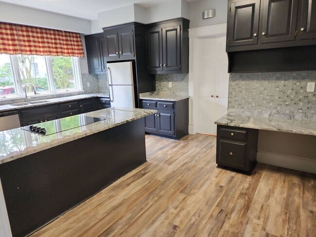 1102 Lee St in West Point, VA - Building Photo - Building Photo