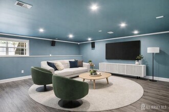 206 Shields Ct in Monmouth Junction, NJ - Building Photo - Building Photo