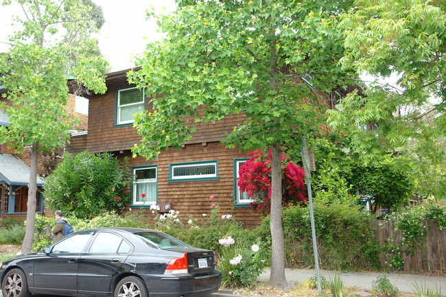 2959-2961 Hillegass Ave in Berkeley, CA - Building Photo - Building Photo