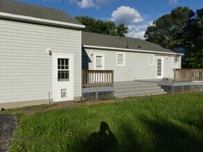 22 Bunting Ln in Poquoson, VA - Building Photo - Building Photo