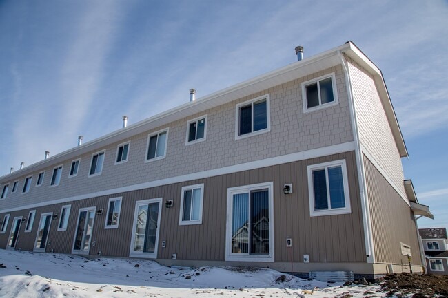 1617-1688 88 Ave in Dawson Creek, BC - Building Photo - Building Photo