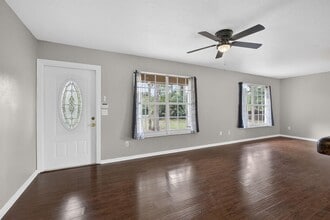 16932 Okeechobee Blvd in Loxahatchee, FL - Foto de edificio - Building Photo