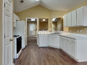 4731 Gold Mine Dr in Sugar Hill, GA - Building Photo - Building Photo