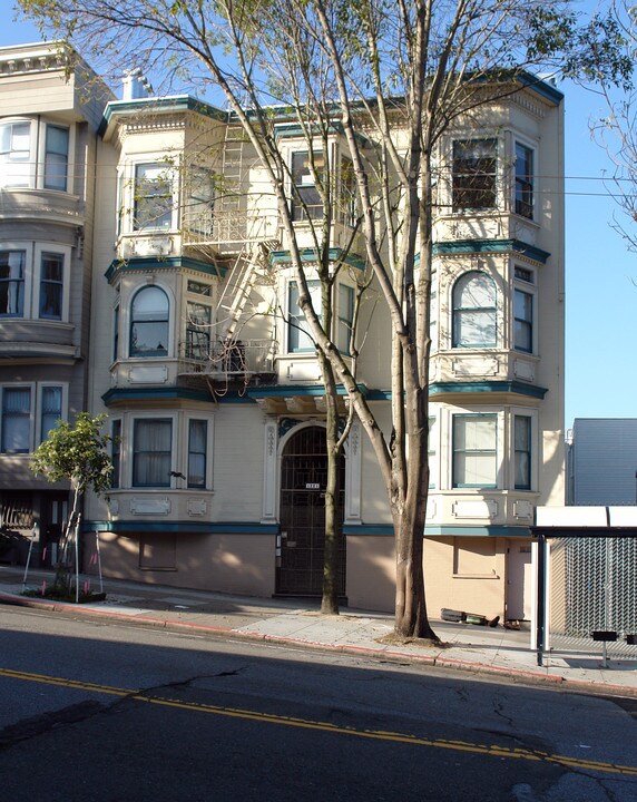 1221 Masonic Ave in San Francisco, CA - Building Photo