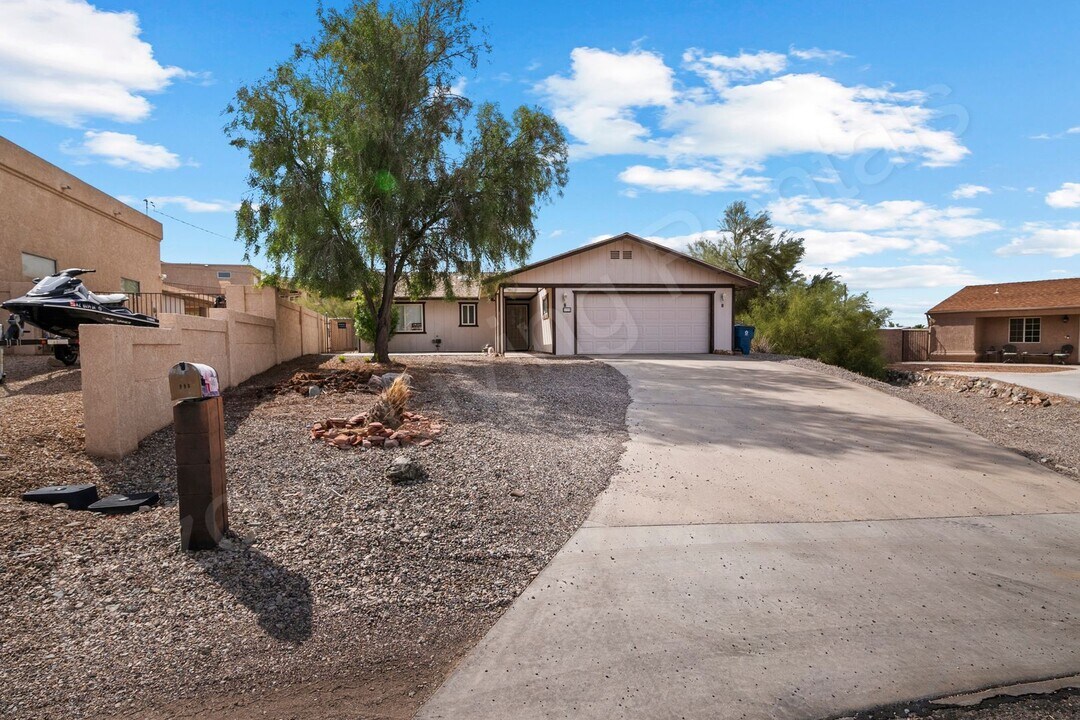 990 Huntington Pl in Lake Havasu City, AZ - Building Photo