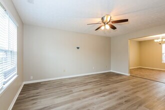 8570 Eagles Nest Dr in Avon, IN - Building Photo - Building Photo