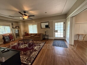 416 Sycamore Ave in Modesto, CA - Building Photo - Building Photo