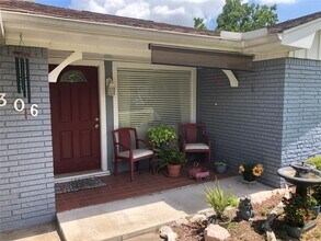 306 Cres View St in La Porte, TX - Building Photo - Building Photo