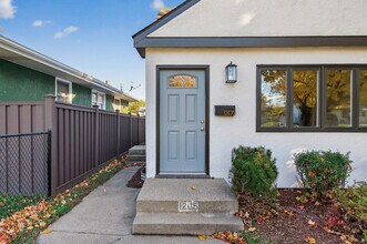 1205 8th Ave S in South St. Paul, MN - Building Photo - Building Photo