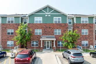 Colorado Senior Lofts 55+ in Muscatine, IA - Foto de edificio - Building Photo