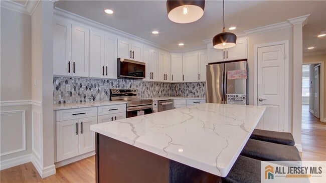 16A Alexander Hamilton Ct in Monroe Township, NJ - Building Photo - Building Photo