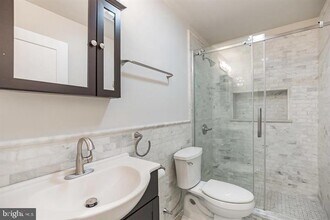 2130 Locust St in Philadelphia, PA - Building Photo - Building Photo