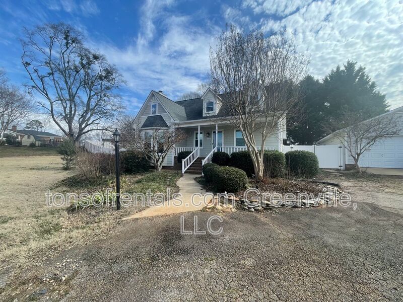 208 Frances Cannon Dr in Anderson, SC - Building Photo