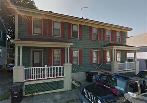 15 Kilburn Ct in Newport, RI - Building Photo