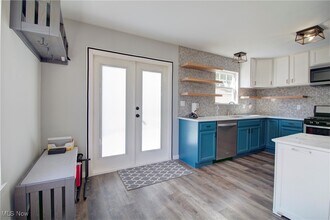 2494 W 7th St in Cleveland, OH - Building Photo - Building Photo