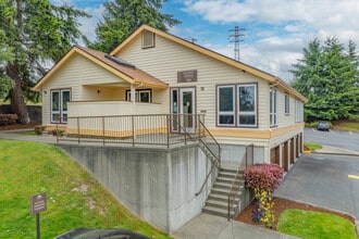 Lawn Courte Apartments in Tacoma, WA - Foto de edificio - Building Photo