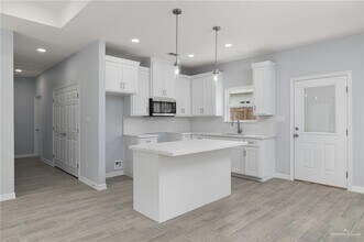 22 Acacia St in Alamo, TX - Building Photo - Building Photo