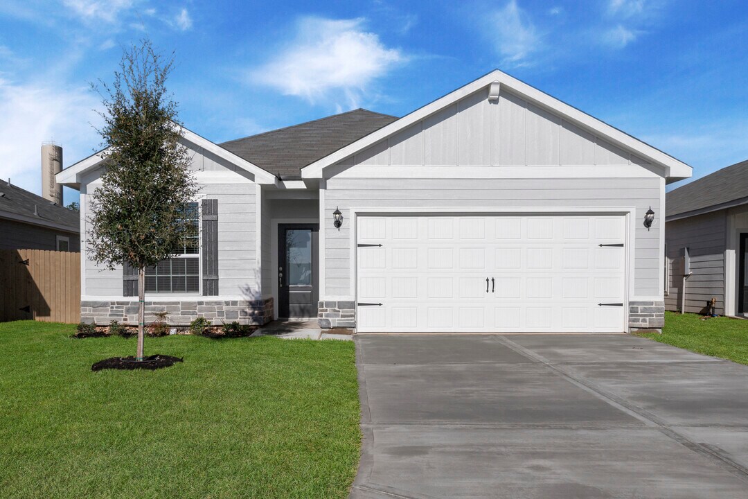 15515 Caramel Spgs Dr in Conroe, TX - Building Photo