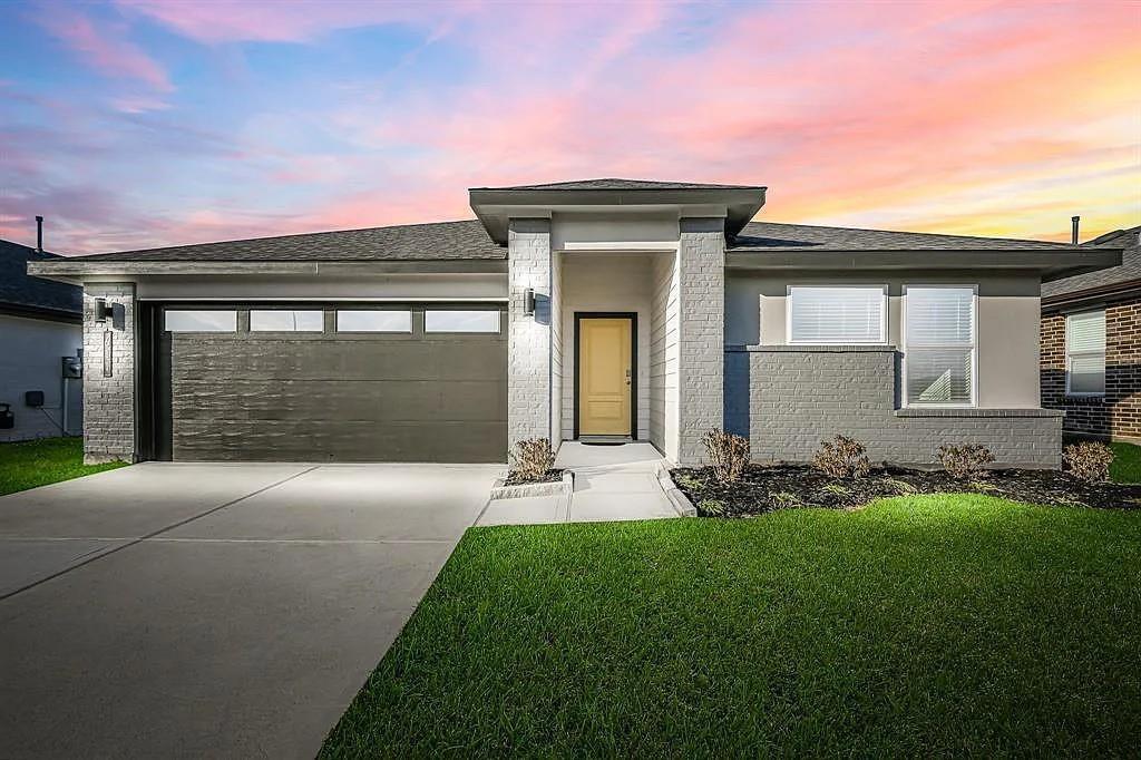 7919 Sleek Flock Ln in Arcola, TX - Building Photo