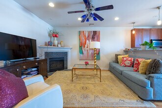 1302 W Fillmore St, Unit 3 in Chicago, IL - Building Photo - Building Photo