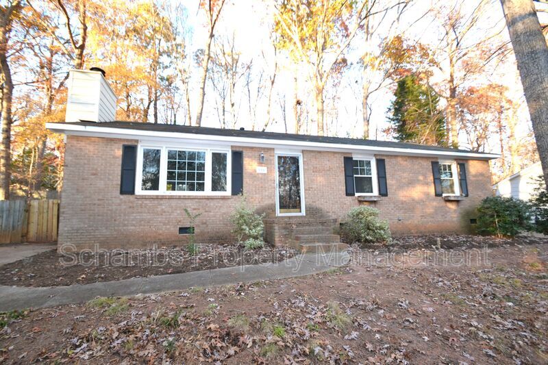 110 Coorsdale Dr in Cary, NC - Building Photo