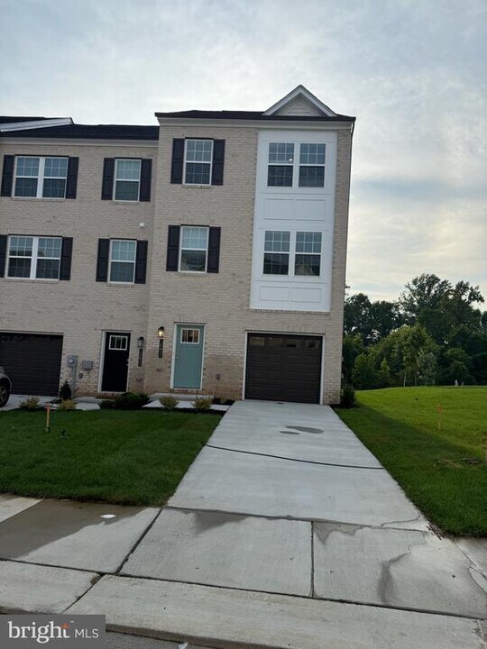 16631 Green Glade Dr in Brandywine, MD - Foto de edificio