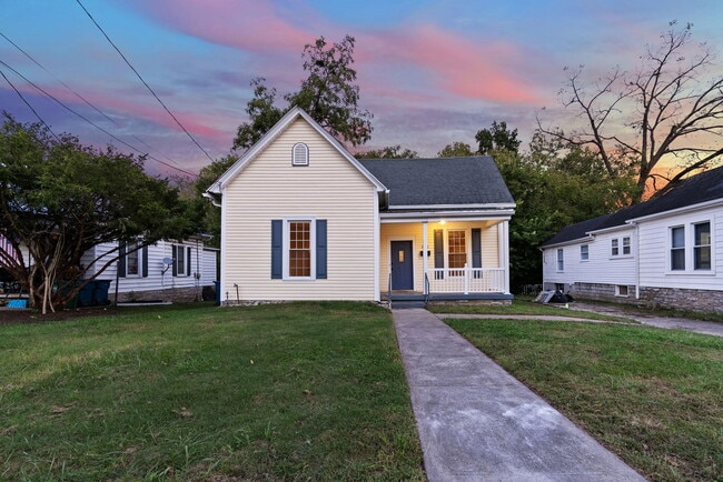 property at 216 N 2nd St