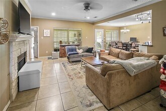 335 Robelmont Dr in College Station, TX - Building Photo - Building Photo