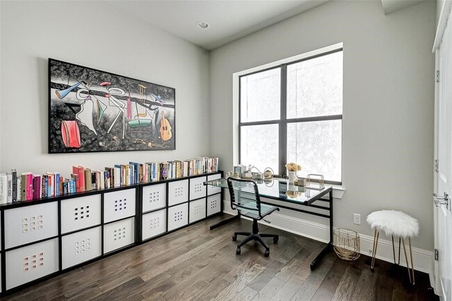 property at 1256 N Post Oak Rd