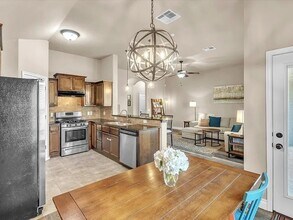 18204 Sandhurst Ct in Edmond, OK - Building Photo - Building Photo