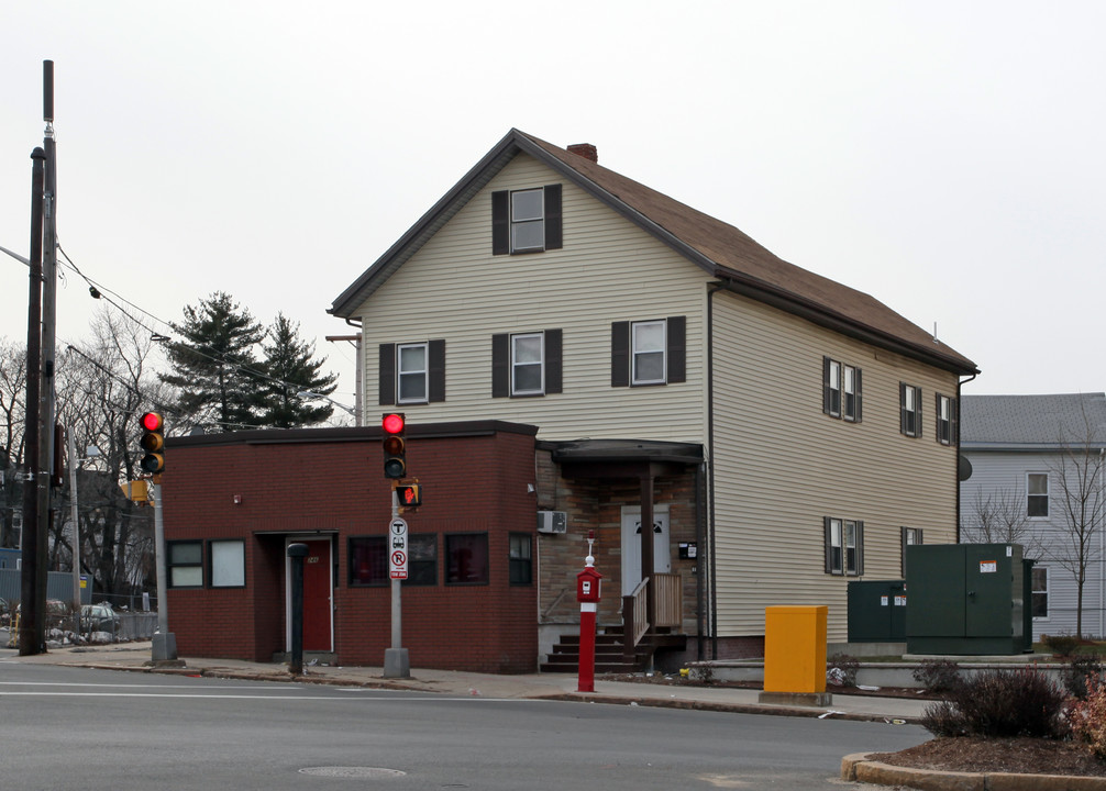 244-248 Main St in Malden, MA - Building Photo