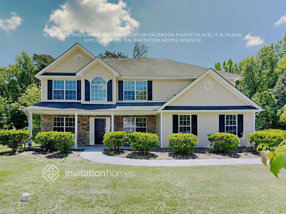 6000 Autumn Green Dr in Fairburn, GA - Building Photo