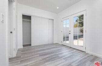 6511 Clybourn Ave, Unit 6513 in North Hollywood, CA - Building Photo - Building Photo
