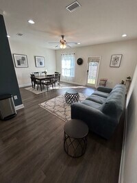 155 Iron Horse Dr E photo'