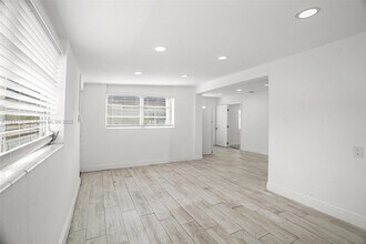 25 SW 14th St in Dania Beach, FL - Building Photo - Building Photo