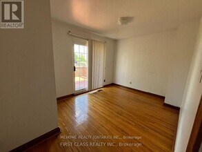 42 Earlthorpe Crescent in Toronto, ON - Building Photo - Building Photo