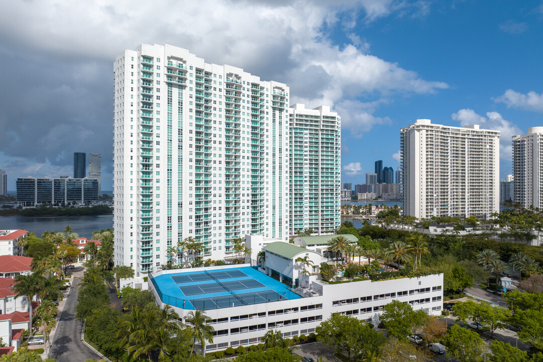 Peninsula II in Aventura, FL - Building Photo