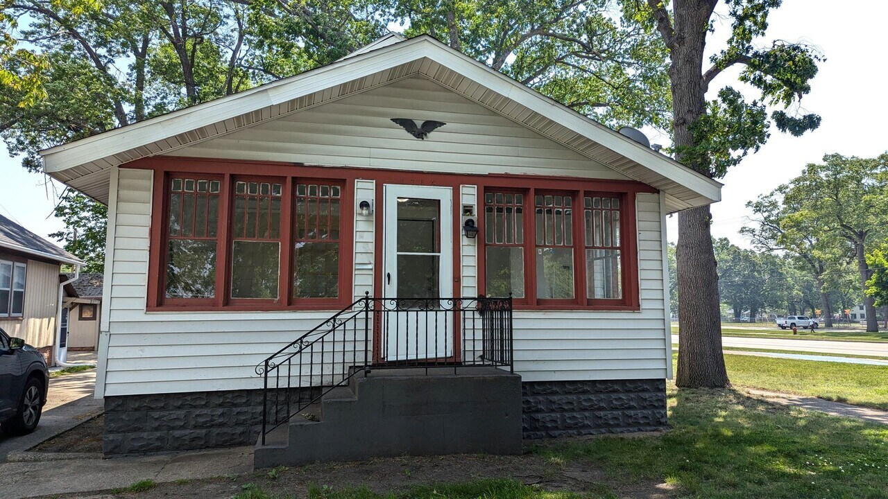 1784 Hoyt St in Muskegon, MI - Building Photo