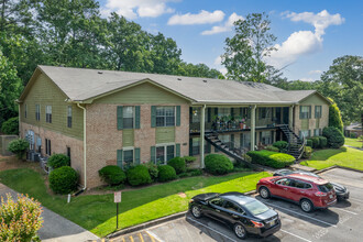 Colonial Park Condominiums in Vestavia Hills, AL - Building Photo - Building Photo