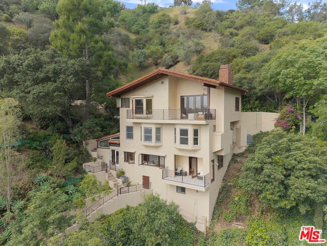 property at 10160 Cielo Dr