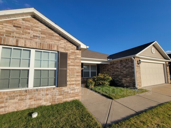 905 SW Loudon Dr in Bentonville, AR - Building Photo - Building Photo