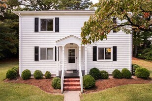 3117 Sterling Point Dr in Portsmouth, VA - Building Photo