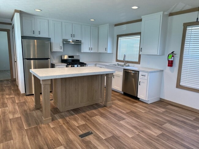 property at 2101 SW 38th St