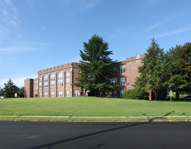 Washington School Apartments in New Britain, CT - Building Photo - Building Photo