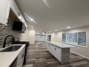 18104 Paxton Ave in Lansing, IL - Building Photo - Building Photo