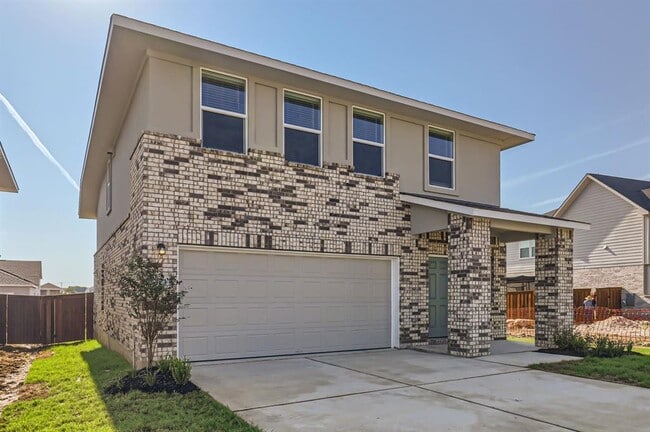 121 Standing Rock Ln in Marble Falls, TX - Building Photo - Building Photo