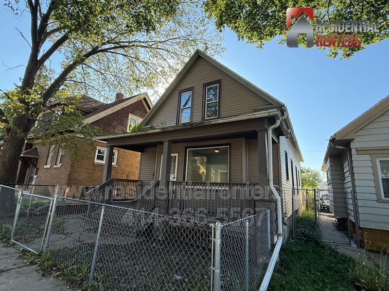 4009 N 18th St in Milwaukee, WI - Building Photo