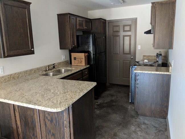 44 W Center St in Dover, AR - Building Photo - Building Photo