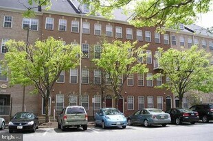 2651 Park Tower Dr in Vienna, VA - Building Photo