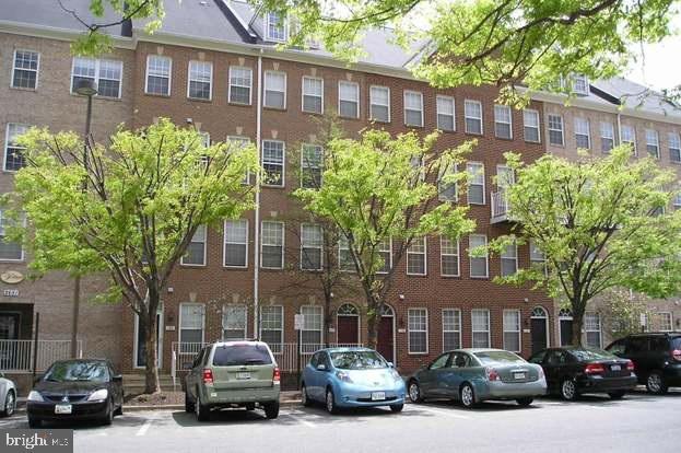 2651 Park Tower Dr in Vienna, VA - Building Photo